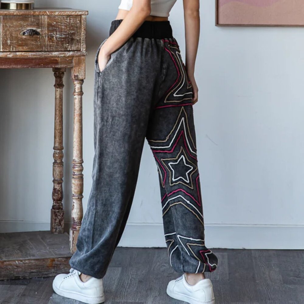 Oli & Hali Washed Star Applique Jogger Pants Size Medium - Picture 5 of 5